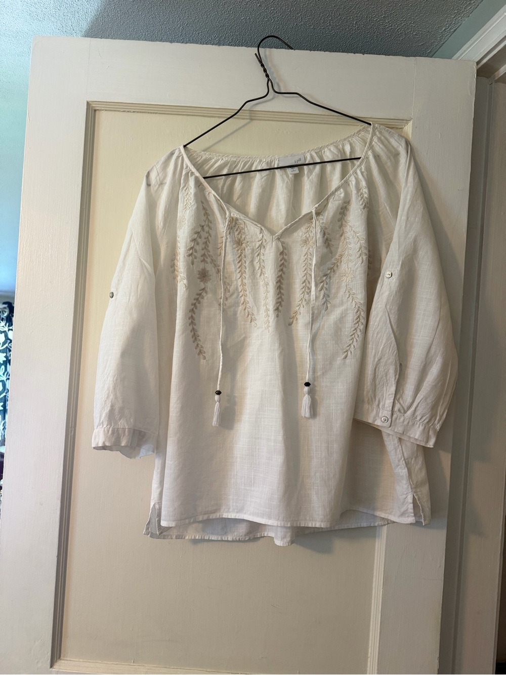 J. Jill White Peasant Blouse with Cream Embroidery Size Large